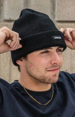 Gongshow Pre-Game Black Toque -Bauer Sales Store toqueslifestyle 2 555x 4c098b15 4198 4f4b 9d7f bd10e0b95b88